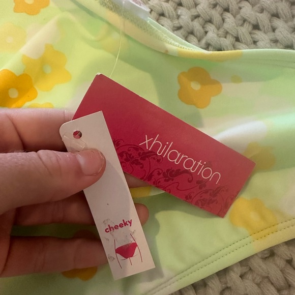 Xhilaration green tie front ruched floral bikini set, size M new with tags - Picture 4 of 8